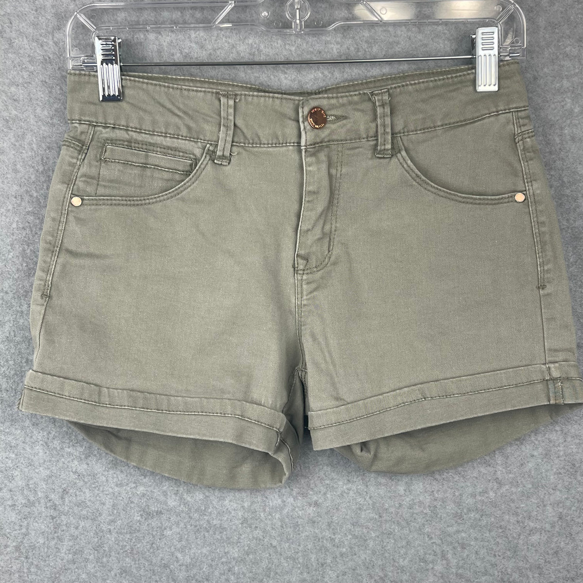 C'EST TOI Shorts Size Medium